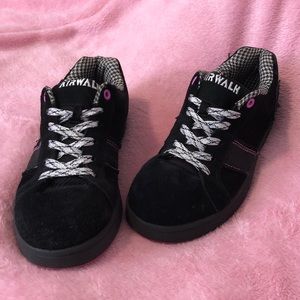 Sneakers size 7